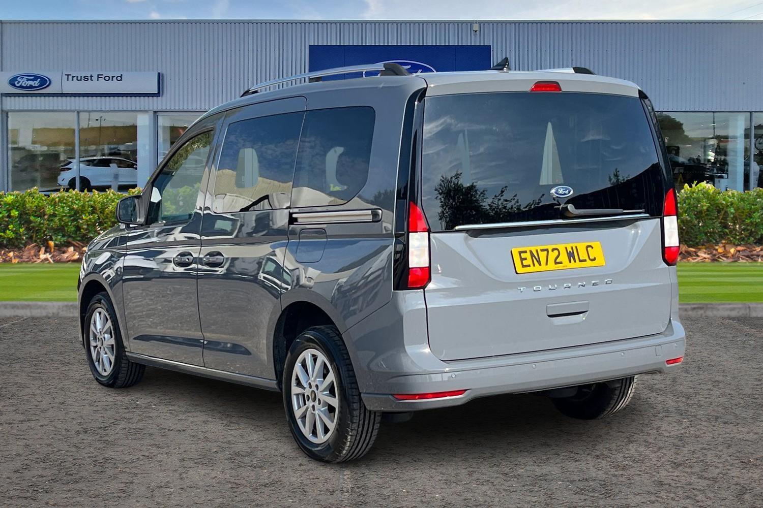 Ford TOURNEO CONNECT Photo 1
