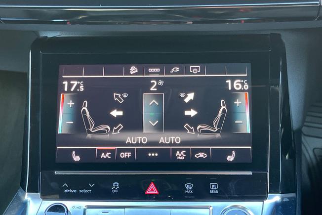 AUDI Q8 E-Tron Photo 31
