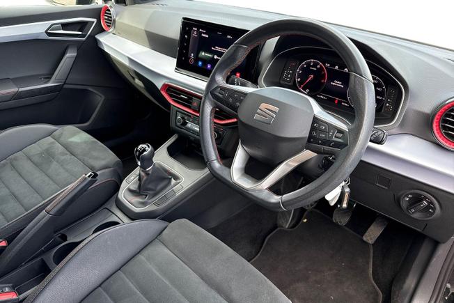 SEAT Ibiza Photo 6