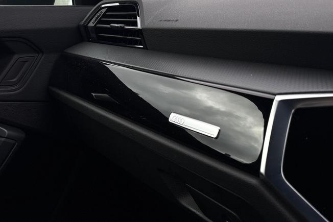 AUDI Q3 Photo 23