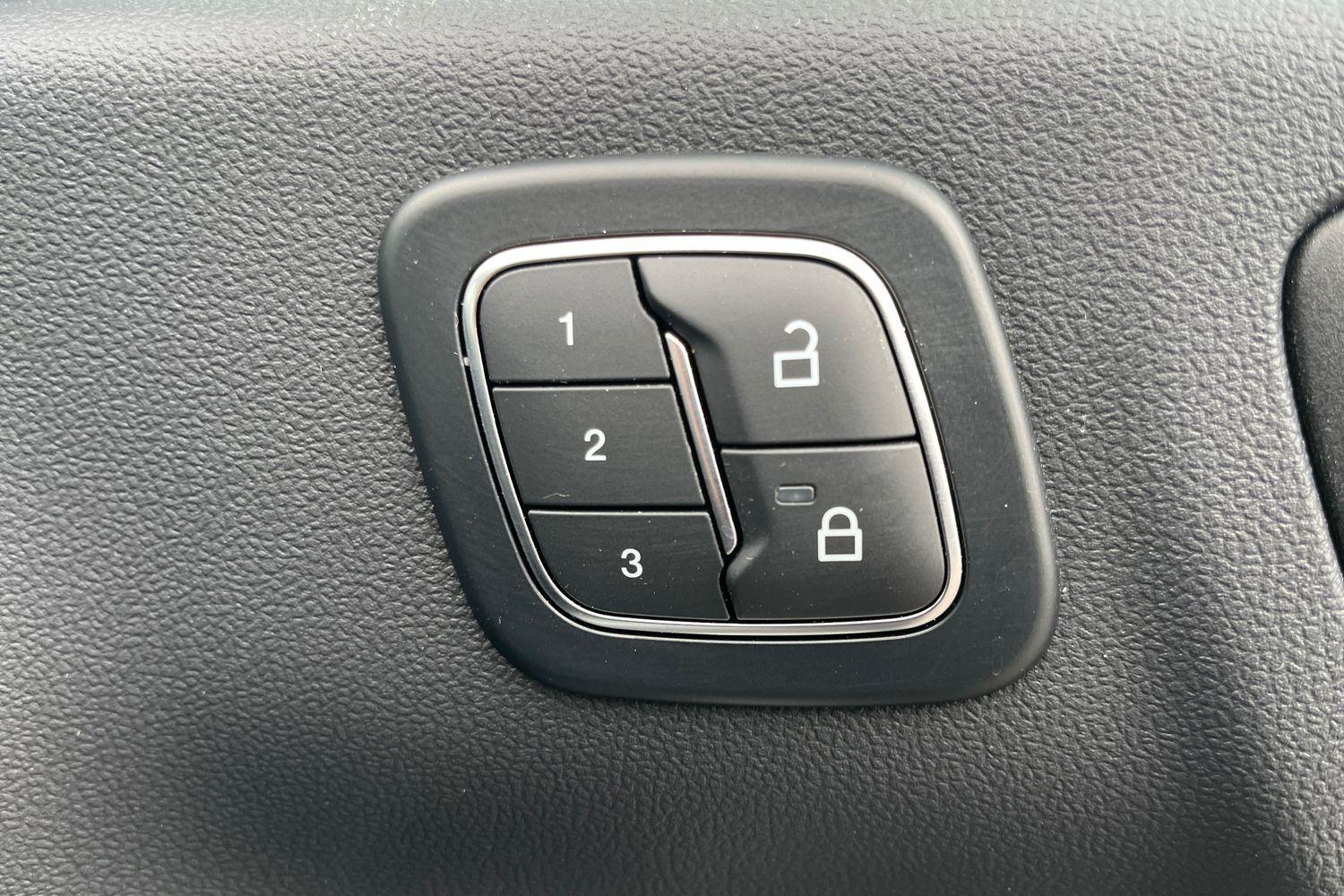 Ford KUGA Photo 31