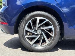 VOLKSWAGEN Golf Photo 5