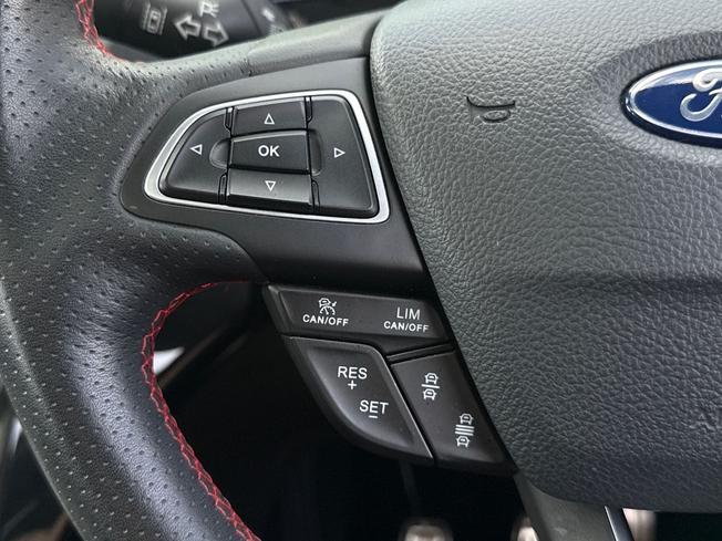 FORD Kuga Photo 16