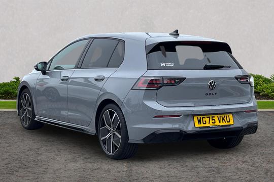 Volkswagen Golf Photo autoimg-1a2b08d5b8b850d8654b5ca673f36e92c8cc55e9.jpg