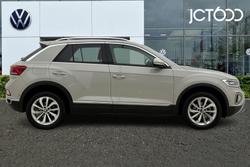 VOLKSWAGEN T-Roc Photo 4