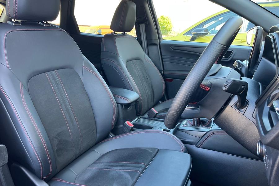Ford Kuga Photo autoimg-1a3425918ba3ed895249e04897e29a98794388bd.jpg