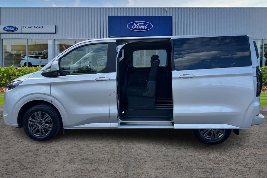 Used Ford TOURNEO CUSTOM WR26PJO 5