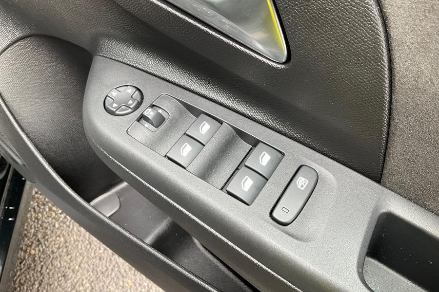 Vauxhall CORSA Photo autoimg-1a375a5b945c639f57dad566746e72fe7ebf7993.jpg