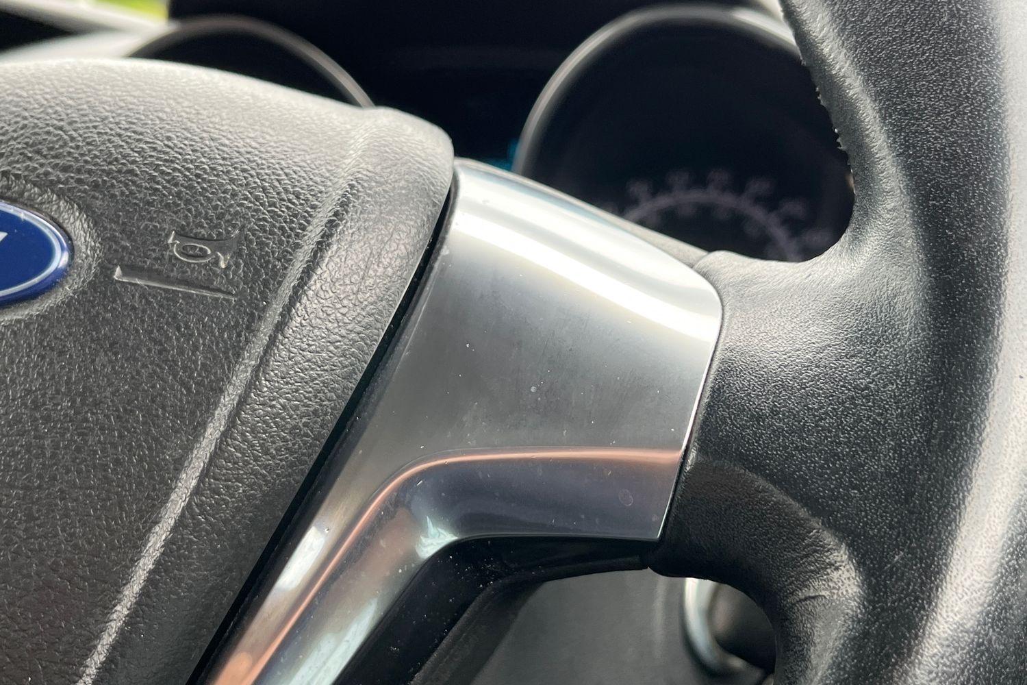 Ford ECOSPORT Photo 32