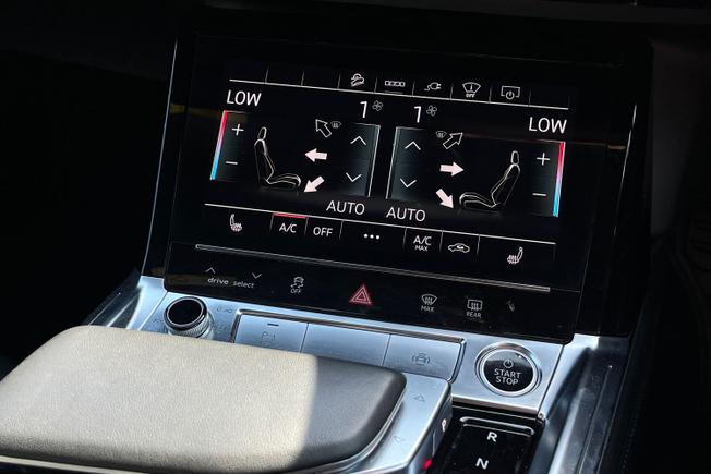 AUDI e-tron Photo 29