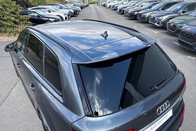 AUDI Q7 Photo 23