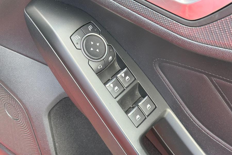 Ford FOCUS Photo autoimg-1a49ccdda8c19b8897334728c408539fa595fe59.jpg
