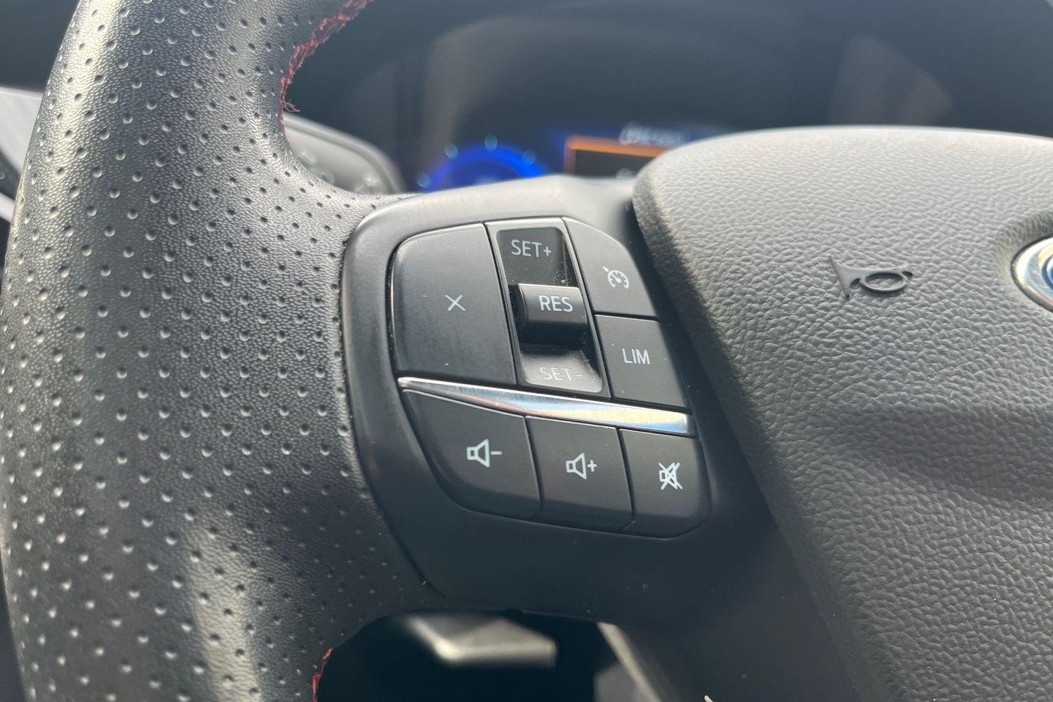 Ford KUGA Photo 38