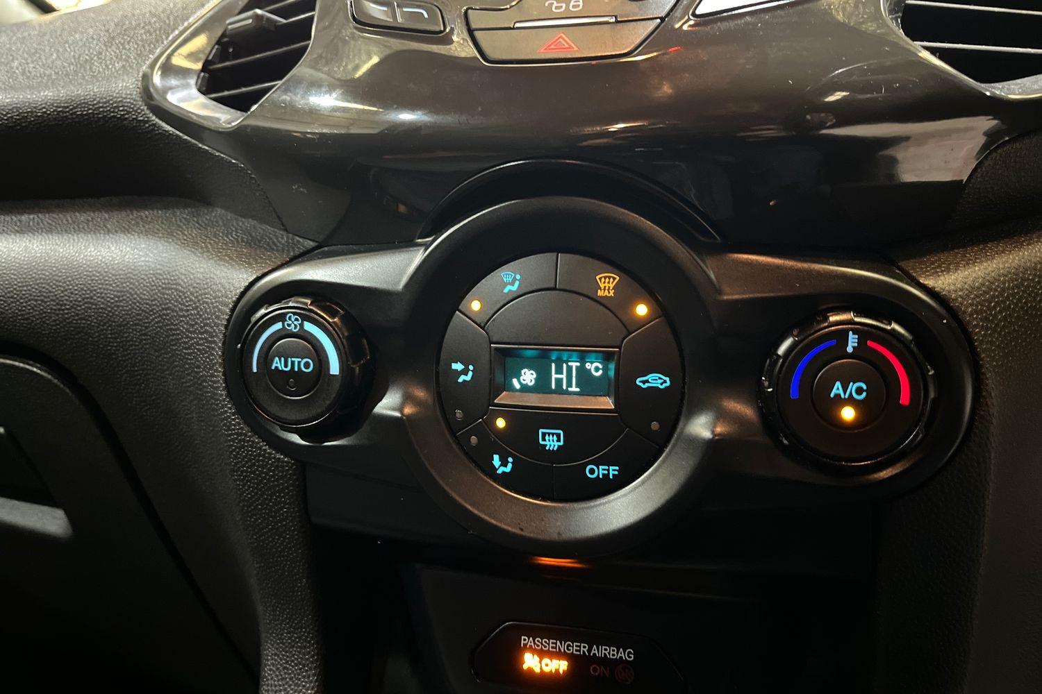 Ford ECOSPORT Photo 36