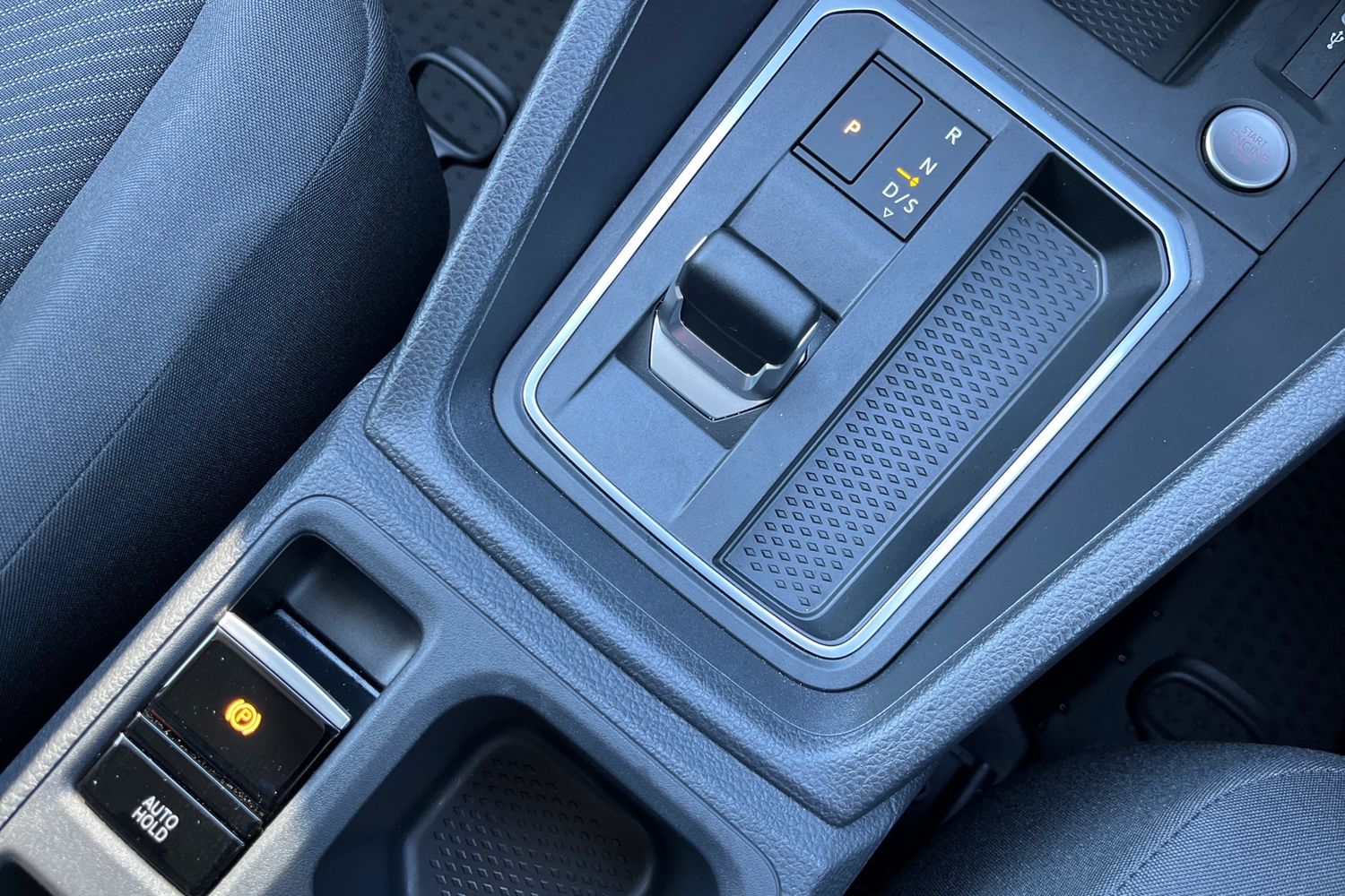 Ford TRANSIT CONNECT Photo 25