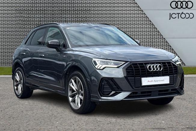 AUDI Q3 Photo 1