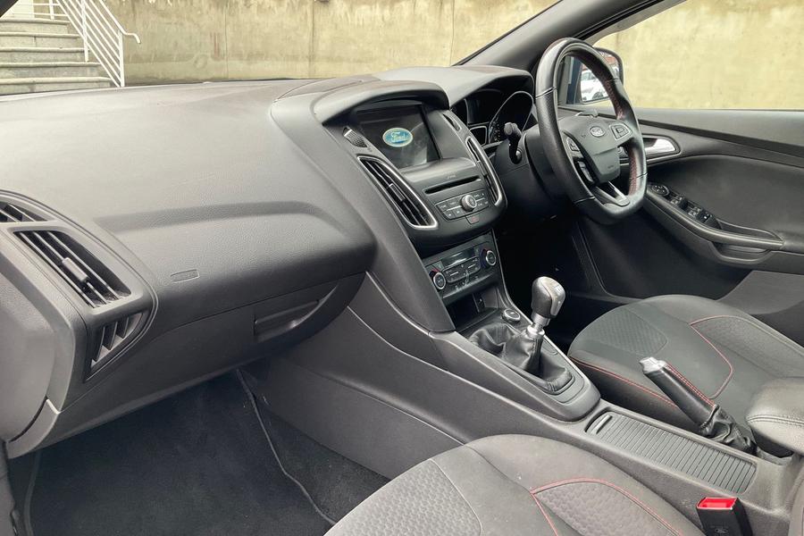 Ford FOCUS Photo autoimg-1a5d3e8b3320a843b19d643d718f63dc3878f45c.jpg