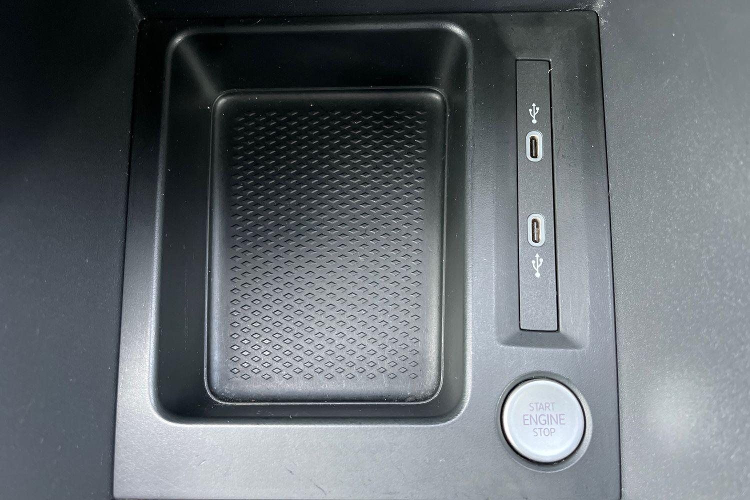 Ford TRANSIT CONNECT Photo 23