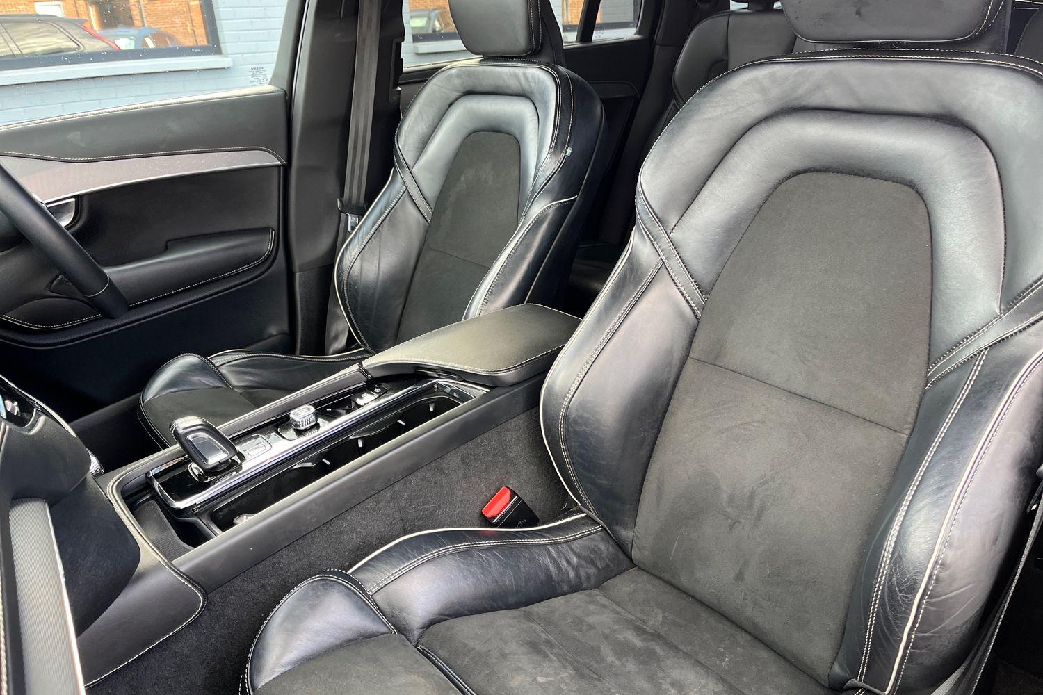 Volvo XC90 Photo 18
