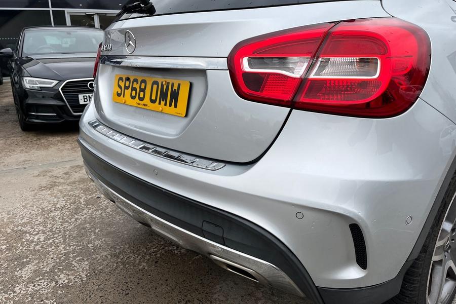 Mercedes-Benz GLA Photo autoimg-1a652a96669ef6a5a42357c100e7b47ae651ec8d.jpg