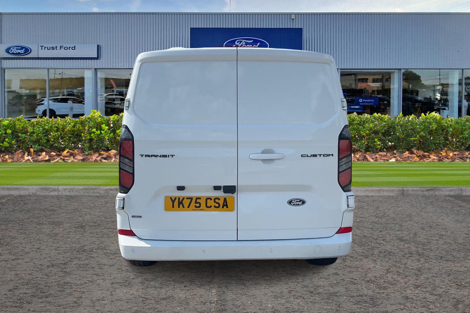 Ford E-Transit Custom Photo 12