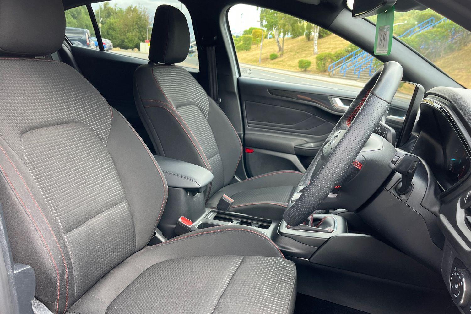 Ford FOCUS Photo 16