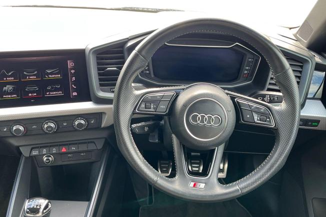 AUDI A1 Photo 11