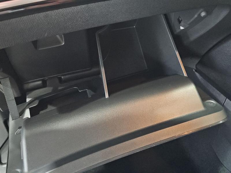 Used Peugeot E-208 YS24BXA 30