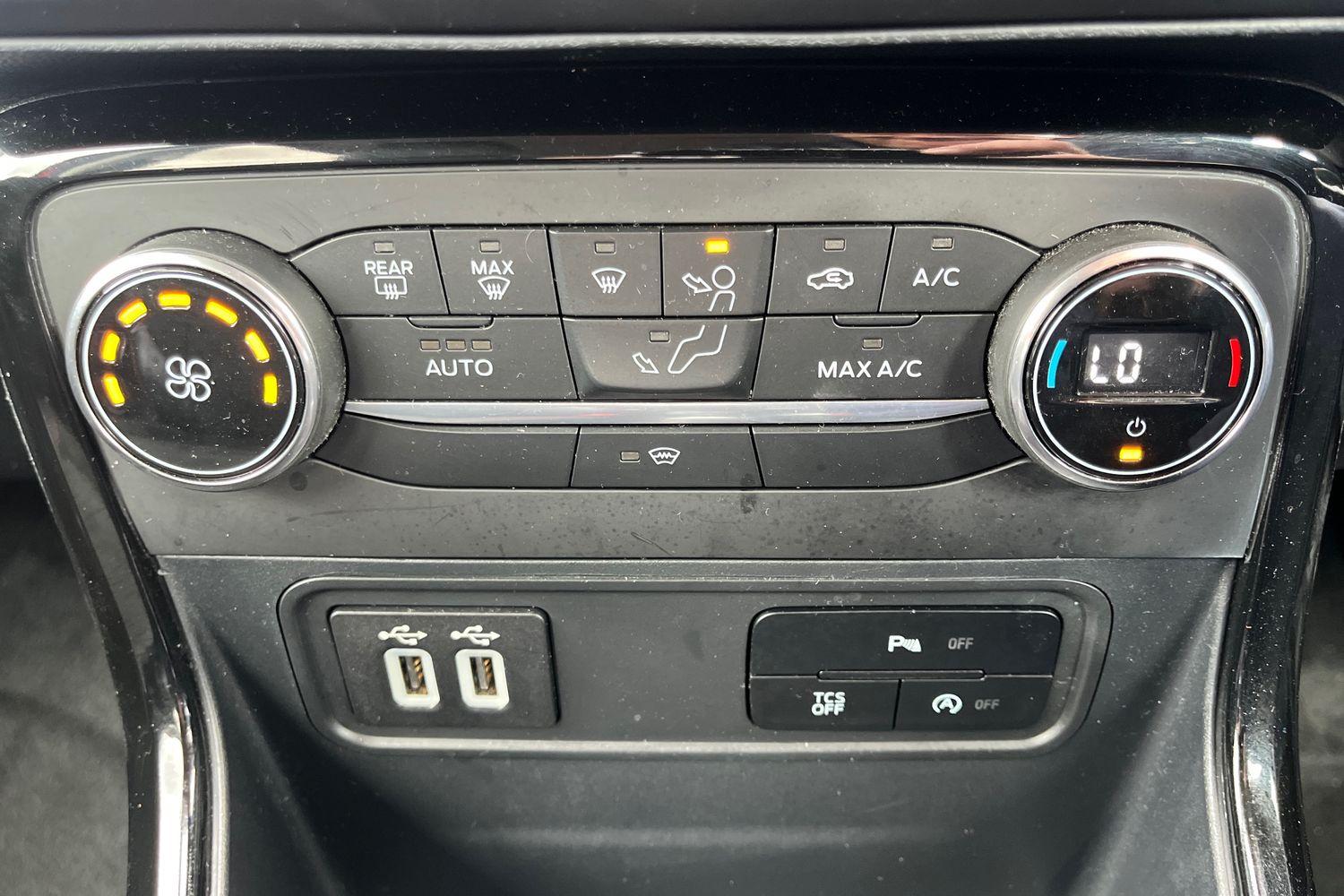 Ford ECOSPORT Photo 23