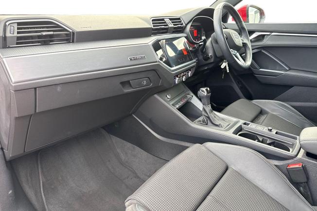 Audi Q3 Photo 2