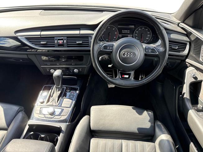 AUDI A6 Avant Photo 10