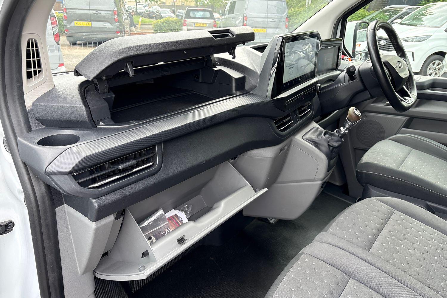 Ford TRANSIT CUSTOM Photo 16