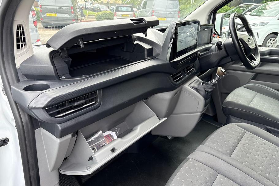 Used Ford TRANSIT CUSTOM DS24ZYO 17
