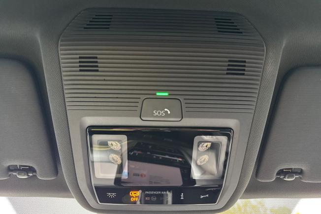 VOLKSWAGEN ID.4 Photo 25