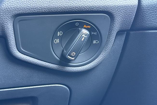 VOLKSWAGEN Touran Photo 47