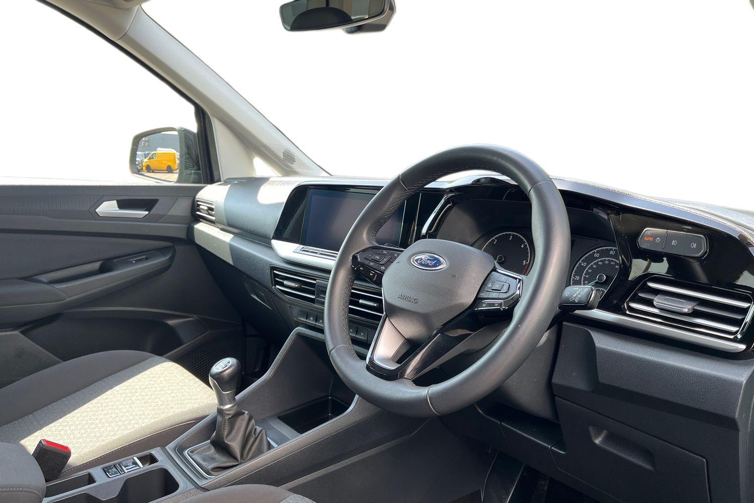 Ford TOURNEO CONNECT Photo 8
