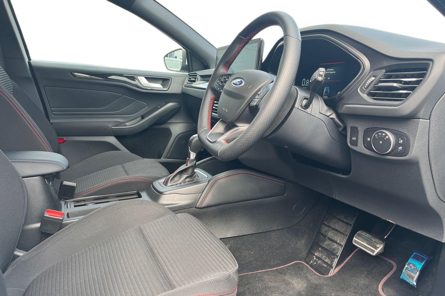 Ford FOCUS Photo 8