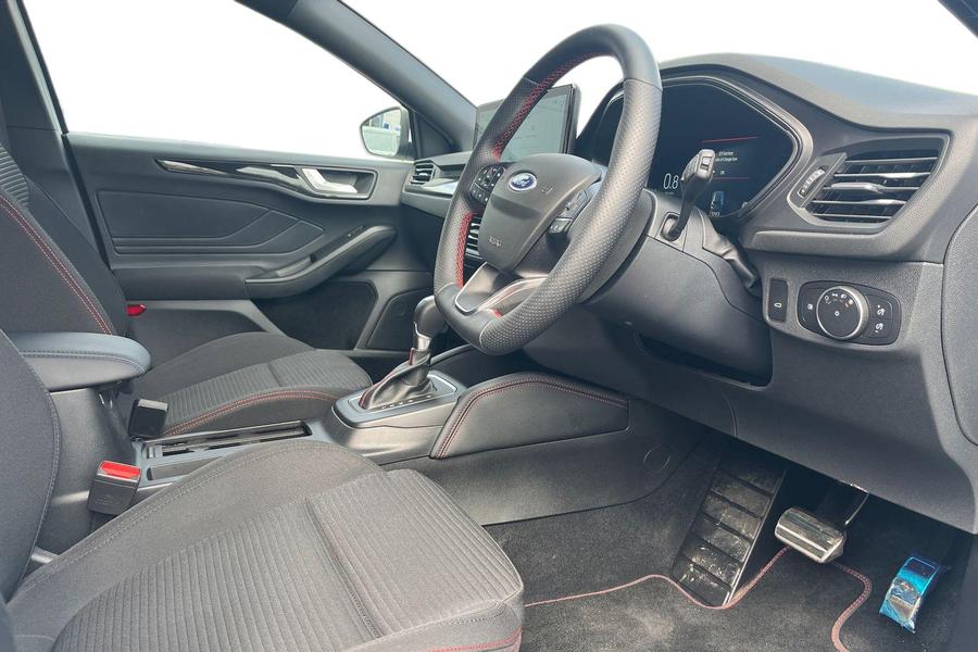 Ford FOCUS Photo autoimg-1a8221befd9e108f11d035653b37553038c32854.jpg
