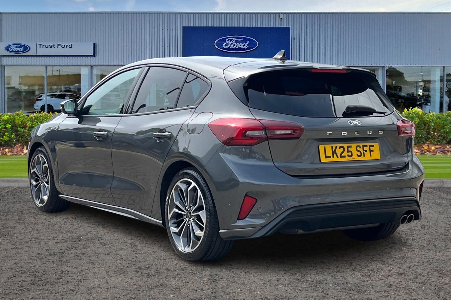 Ford Focus Photo 1