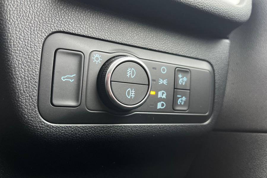 Ford KUGA Photo autoimg-1a8563e5497766a31c63b3a26ad621ccd0063ef9.jpg