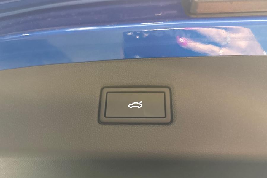Ford Explorer Photo autoimg-1a85a732ecc6b3f352b7d1a1d494113bad1ae7b6.jpg