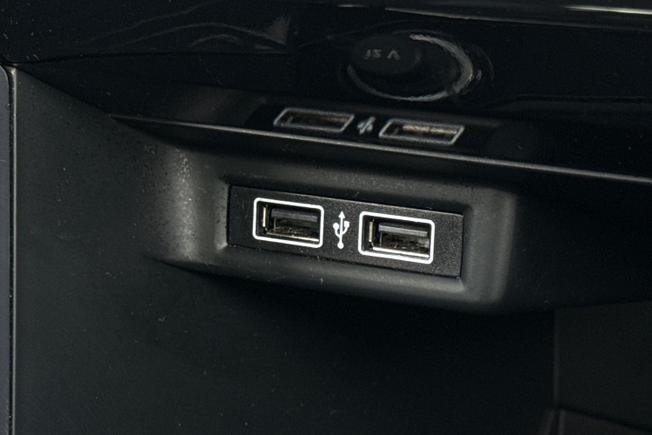 VOLKSWAGEN T-Roc Photo 24