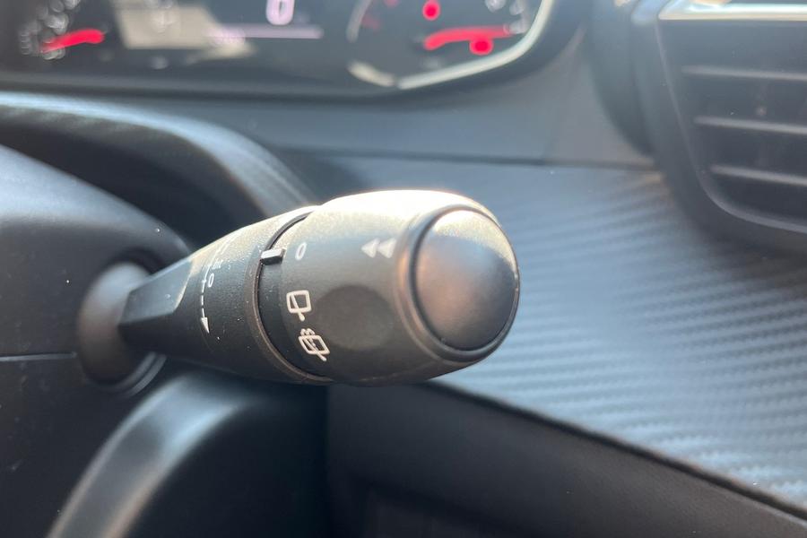 Peugeot 208 Photo autoimg-1a8bef45537a067f52215abd5de2ad6fe40bc891.jpg