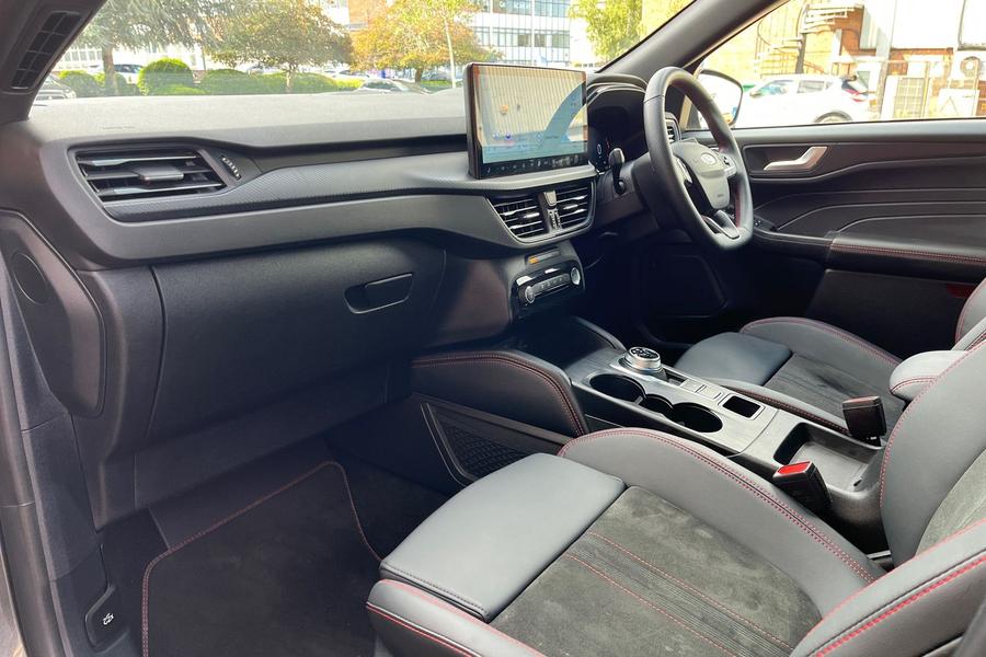 Ford Kuga Photo autoimg-1a8ed6faffa95eb0bccb7037e1b3b148eff96284.jpg