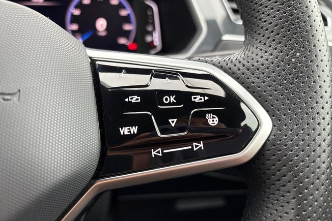 VOLKSWAGEN Tiguan Photo 17