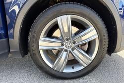 VOLKSWAGEN Tiguan Photo 5
