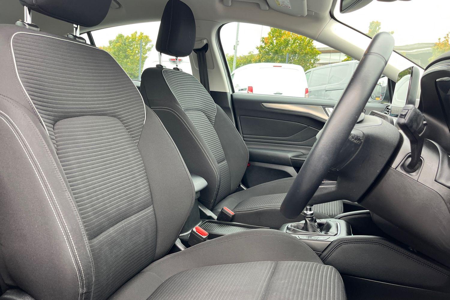 Ford FOCUS Photo 16
