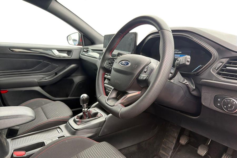 FORD FOCUS Photo autoimg-1aa3e05880e98f006e511ee947e761a9d4670f69.jpg