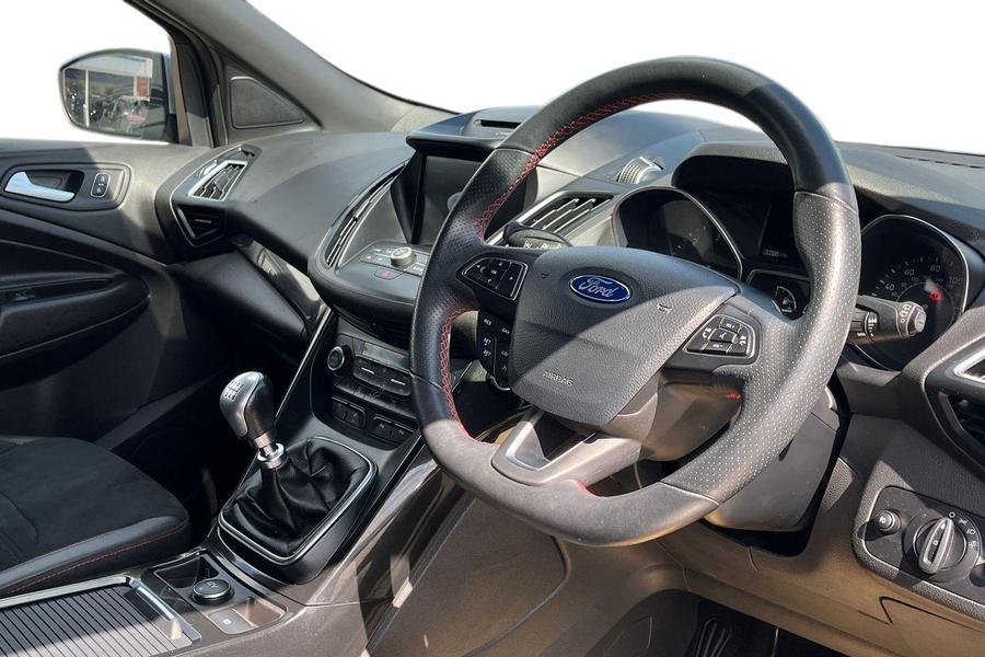 Ford Kuga Photo autoimg-1aa71ff78670e49221badeda663decac2877d3b1.jpg