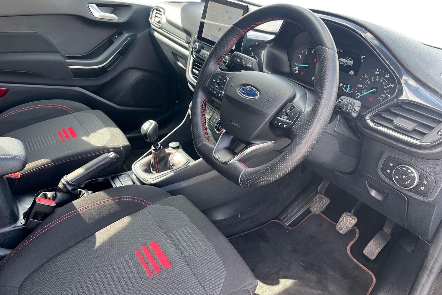 Ford Fiesta Photo 8